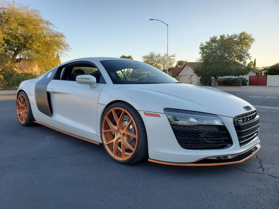 2014 Audi 42 R8 - Image 2 of 8