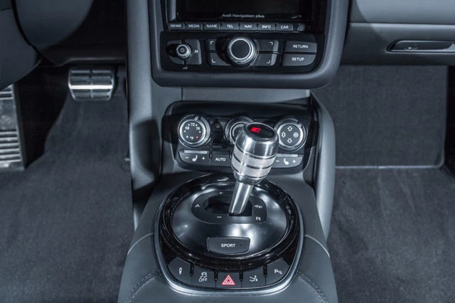 2014 Audi 42 R8 - Image 9 of 10