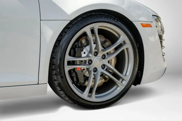 2014 Audi 42 R8 - Image 16 of 16