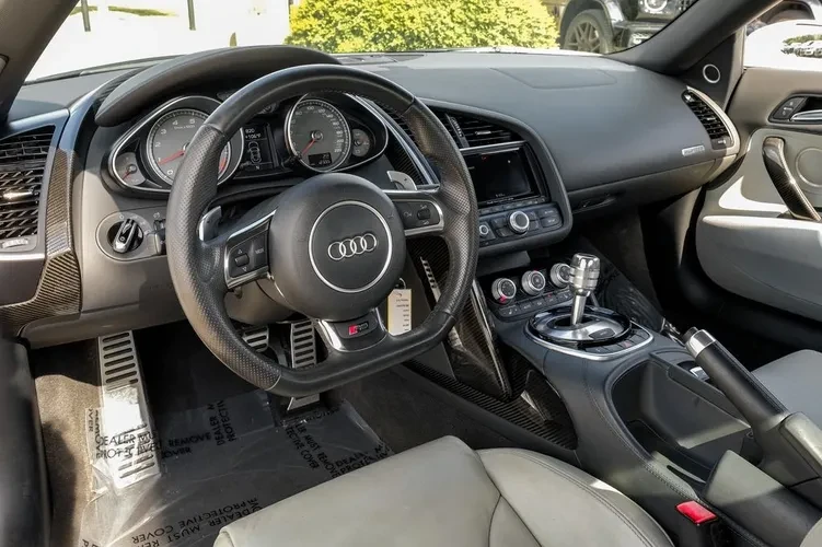 2014 Audi 42 R8 - Image 9 of 16