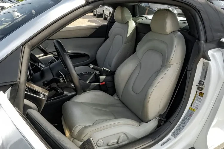 2014 Audi 42 R8 - Image 12 of 16
