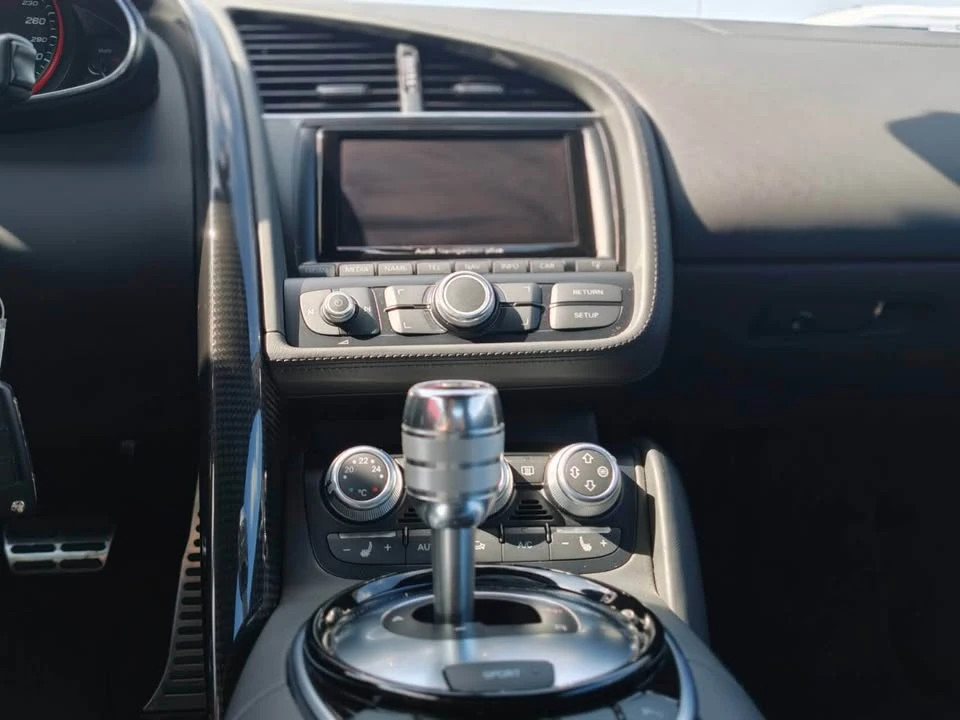 2014 Audi 42 R8 - Image 11 of 15