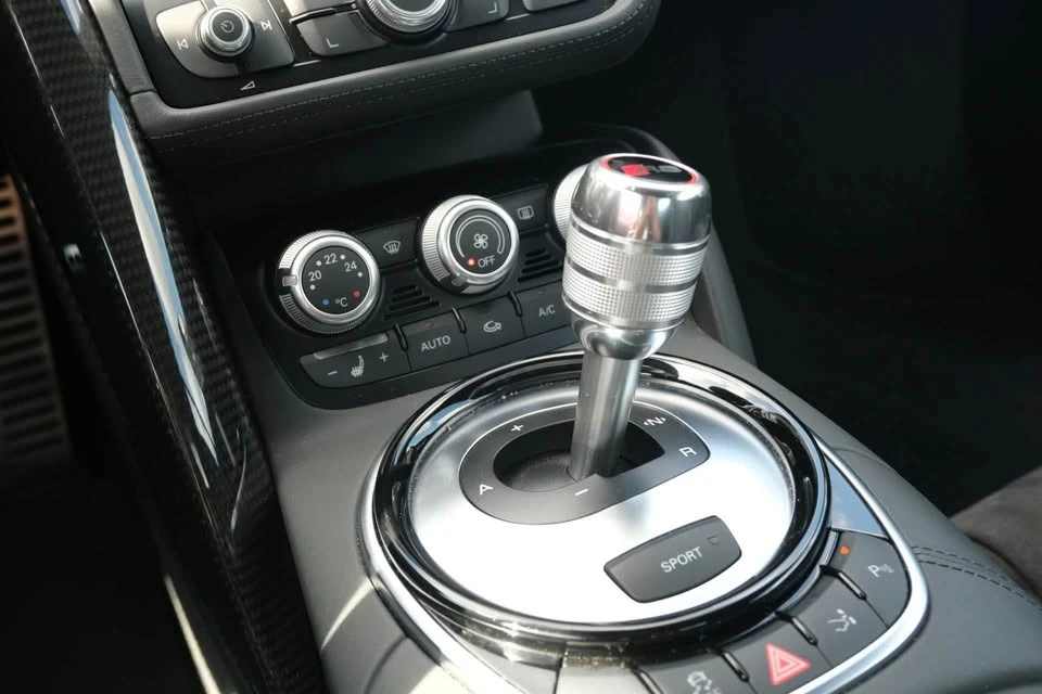 2014 Audi 42 R8 - Image 9 of 15