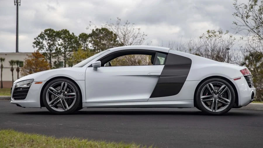 2014 Audi 42 R8 - Image 2 of 12