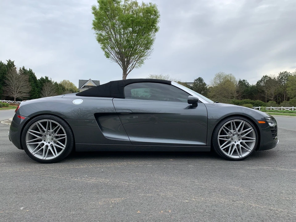 2014 Audi 42 R8 - Image 2 of 10