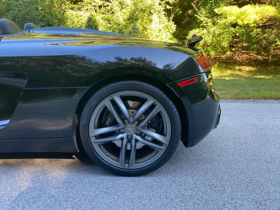 2014 Audi 42 R8 - Image 19 of 31