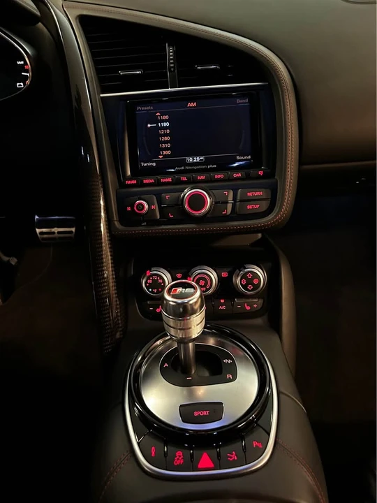 2014 Audi 42 R8 - Image 13 of 18