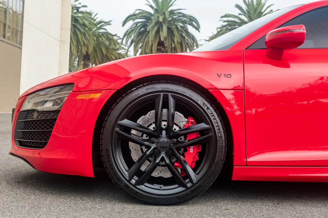 2014 Audi 42 R8 - Image 15 of 31