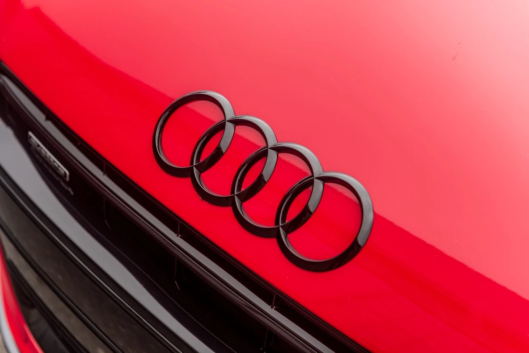 2014 Audi 42 R8 - Image 27 of 31