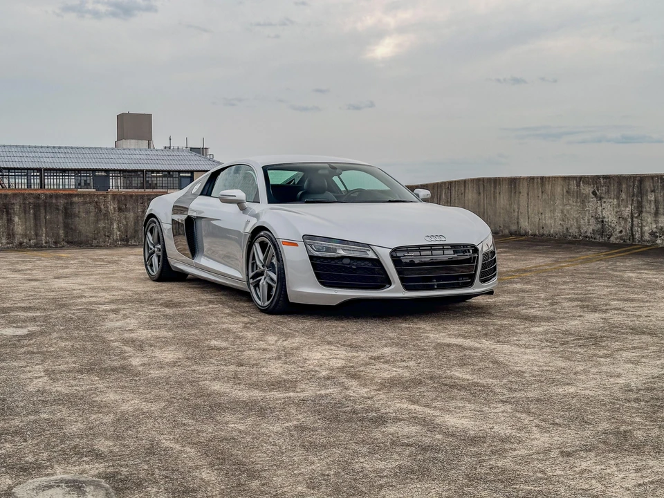 2014 Audi 42 R8 - Image 27 of 31