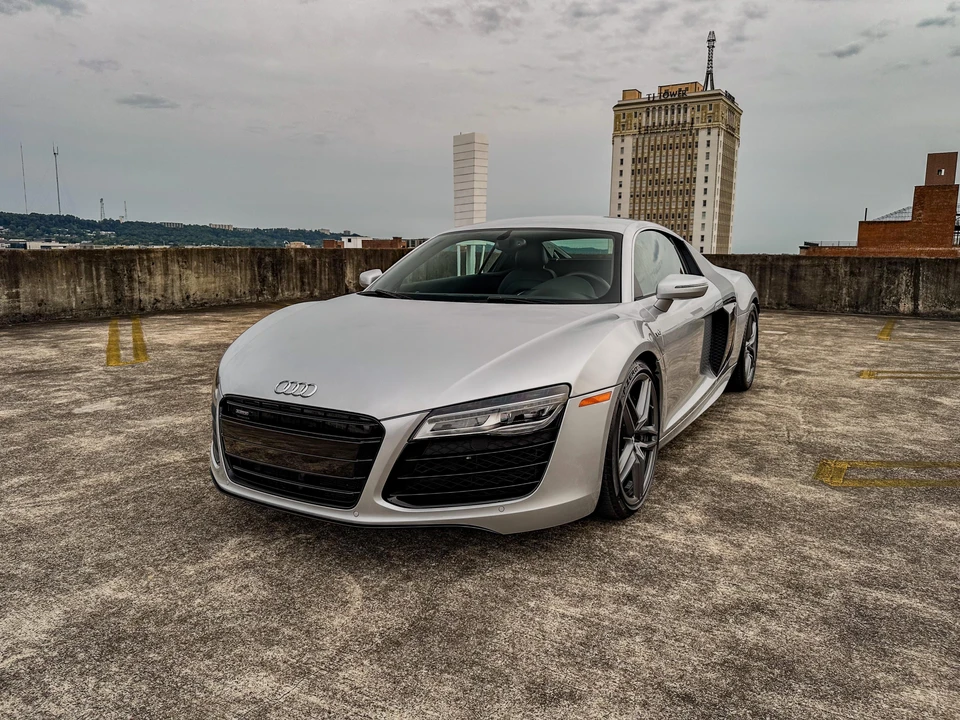 2014 Audi 42 R8 - Image 11 of 31