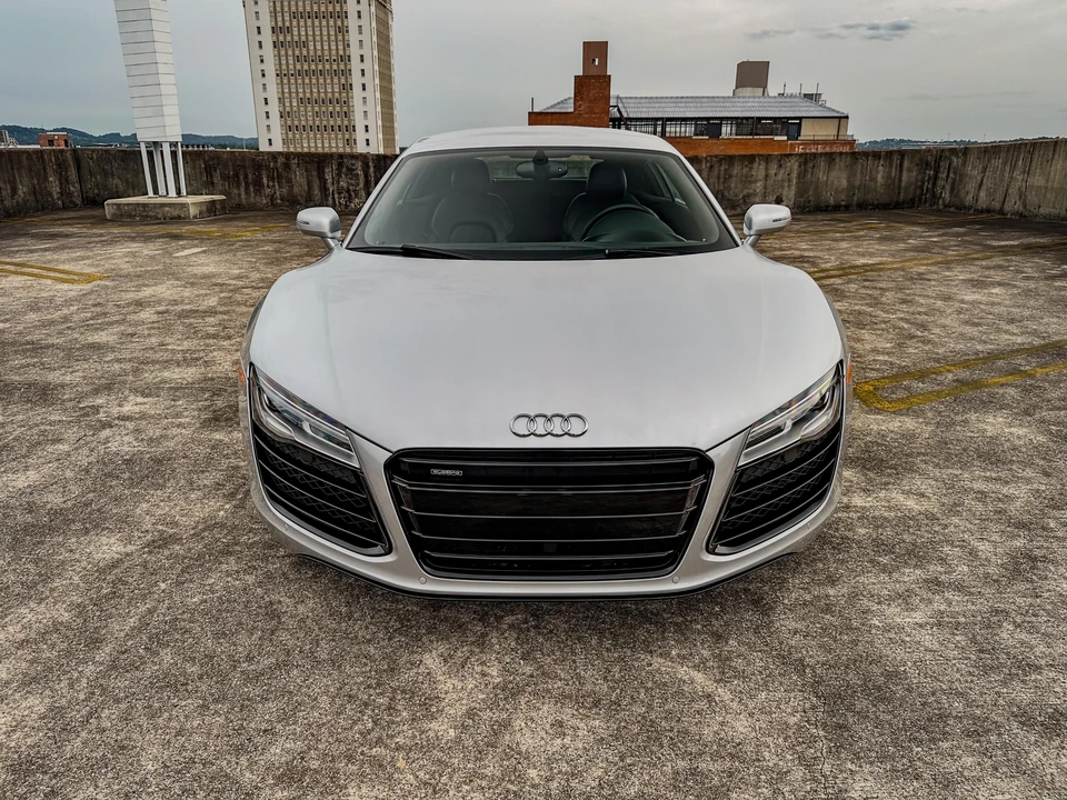 2014 Audi 42 R8 - Image 6 of 31