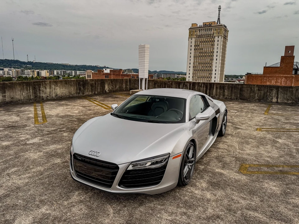 2014 Audi 42 R8 - Image 10 of 31