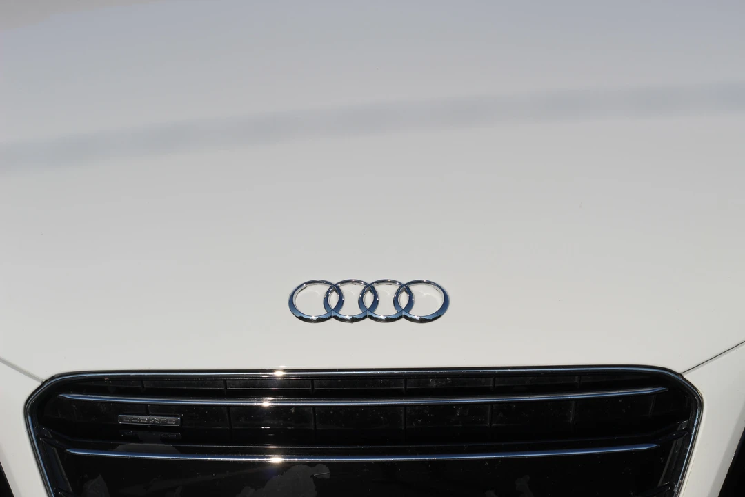 2014 Audi 42 R8 - Image 26 of 31