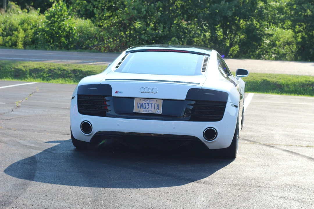 2014 Audi 42 R8 - Image 14 of 31