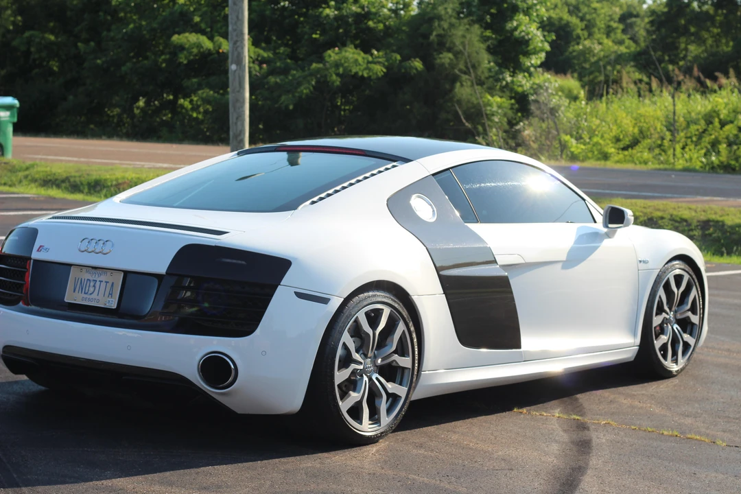 2014 Audi 42 R8 - Image 16 of 31