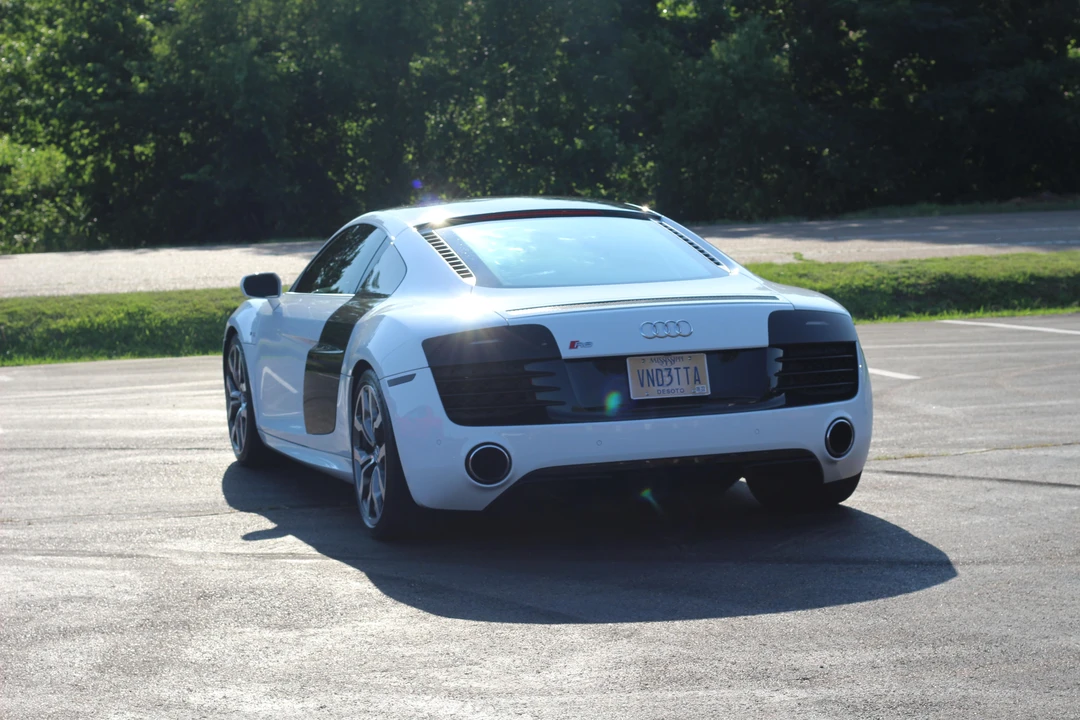 2014 Audi 42 R8 - Image 12 of 31