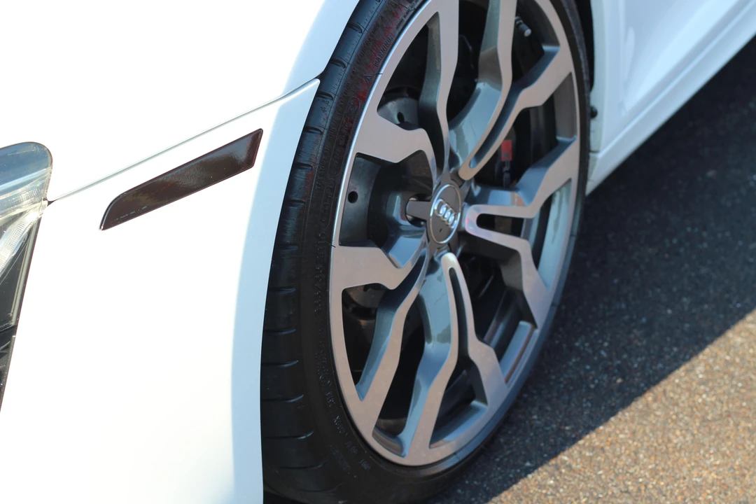 2014 Audi 42 R8 - Image 28 of 31