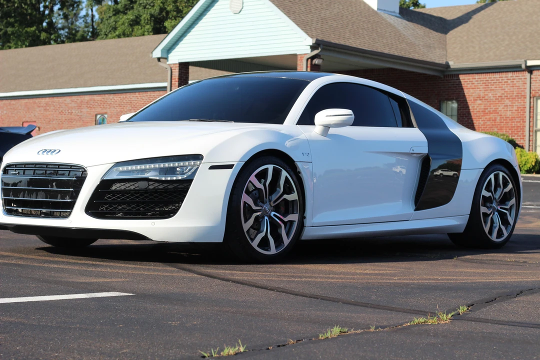 2014 Audi 42 R8 - Image 9 of 31