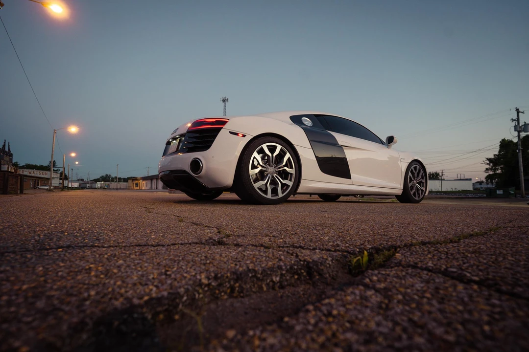 2014 Audi 42 R8 - Image 17 of 31