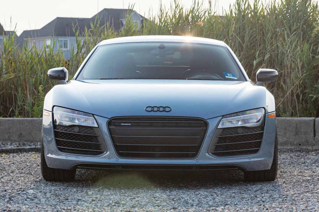 2014 Audi 42 R8 - Image 8 of 31