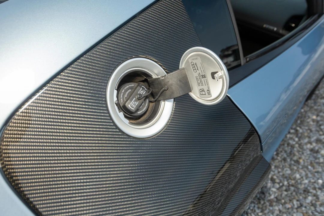 2014 Audi 42 R8 - Image 30 of 31