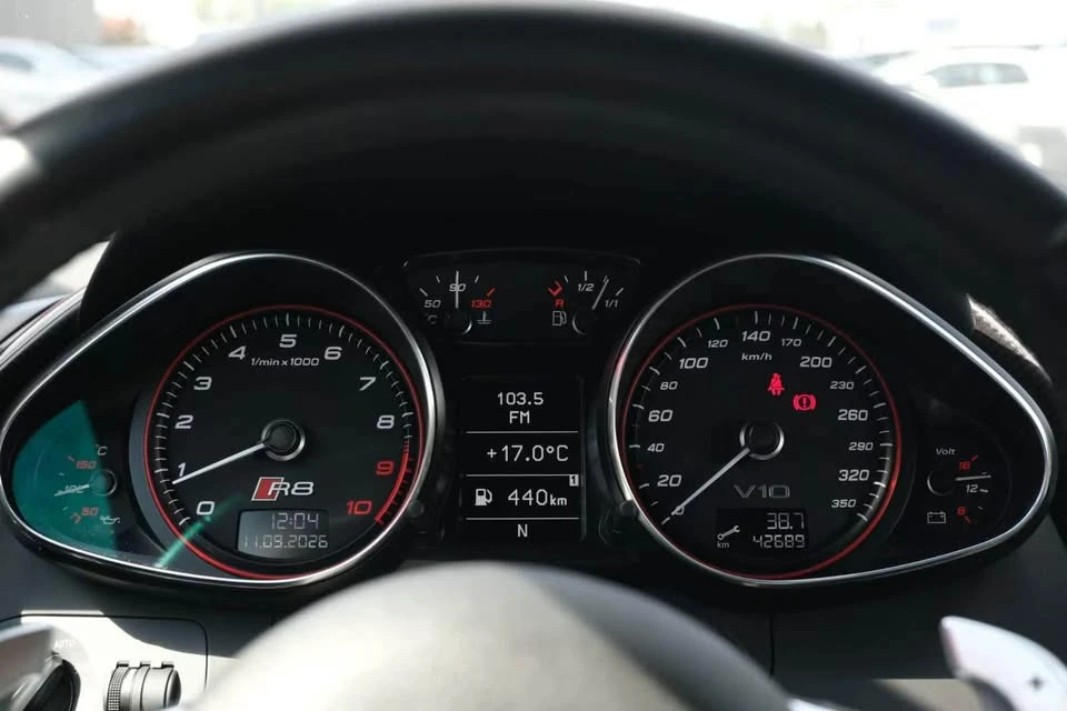 2014 Audi 42 R8 - Image 10 of 15