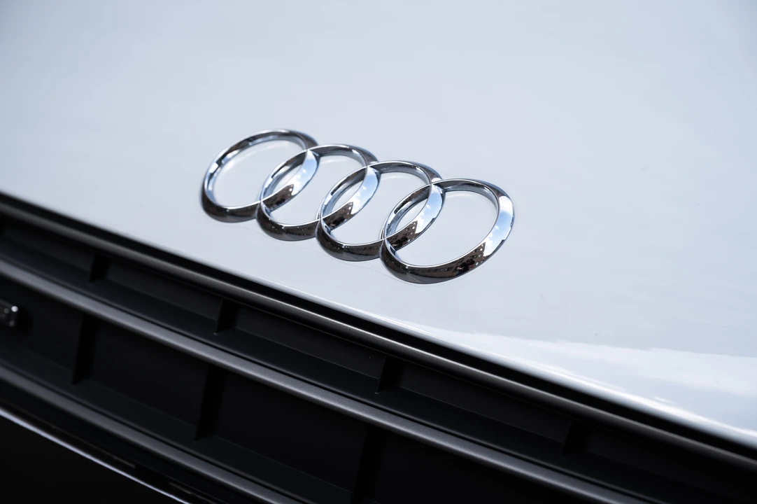 2014 Audi 42 R8 - Image 12 of 31