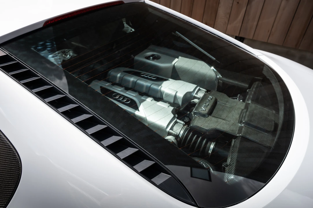 2014 Audi 42 R8 - Image 21 of 31