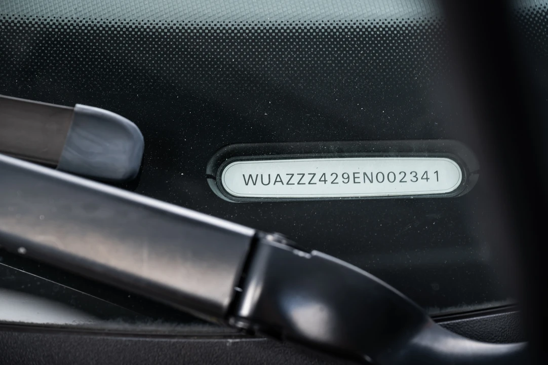 2014 Audi 42 R8 - Image 23 of 31