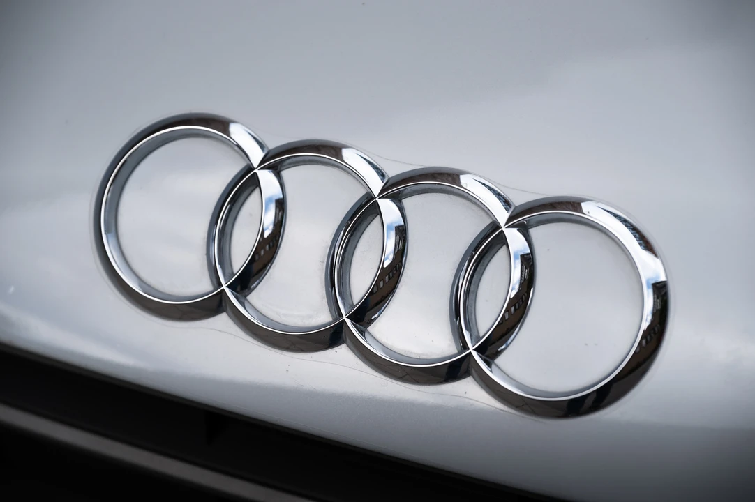 2014 Audi 42 R8 - Image 24 of 31