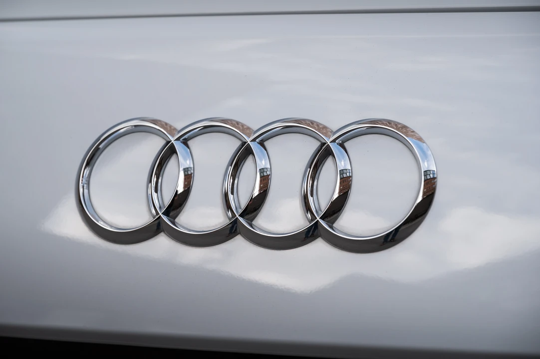 2014 Audi 42 R8 - Image 27 of 31