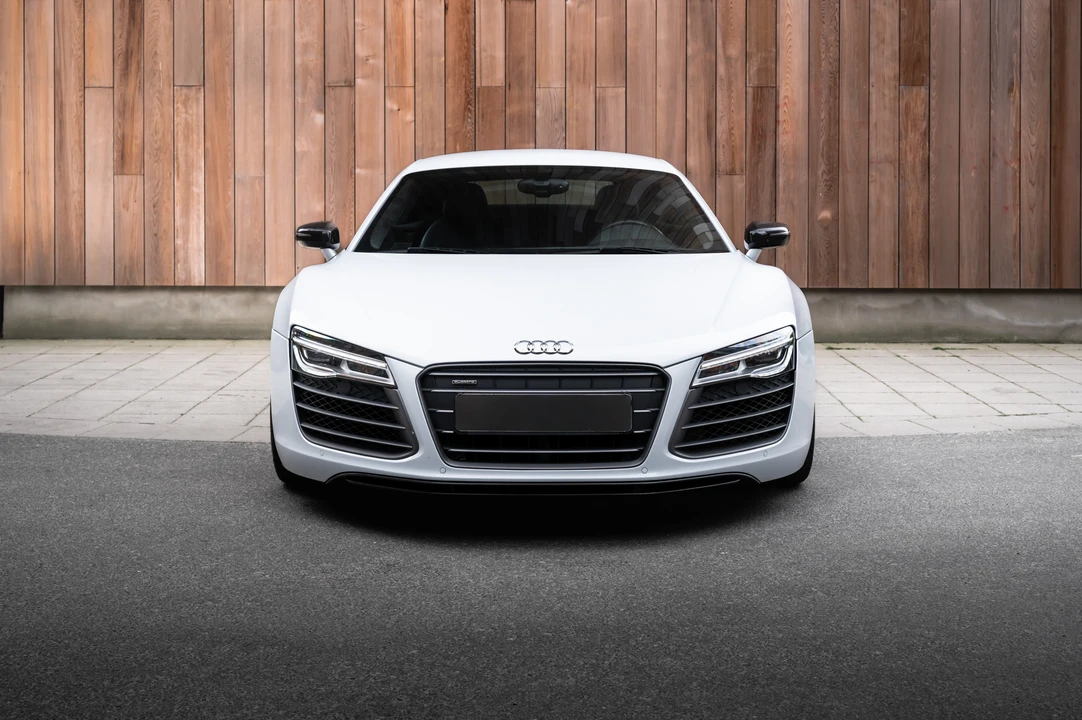 2014 Audi 42 R8 - Image 9 of 31