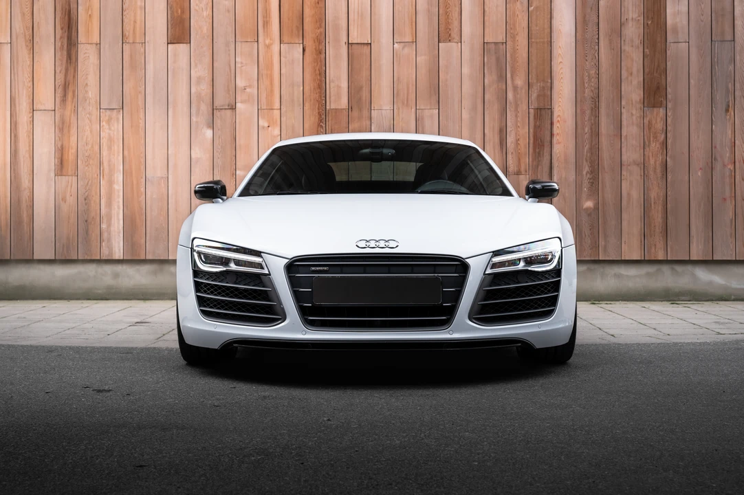 2014 Audi 42 R8 - Image 2 of 31