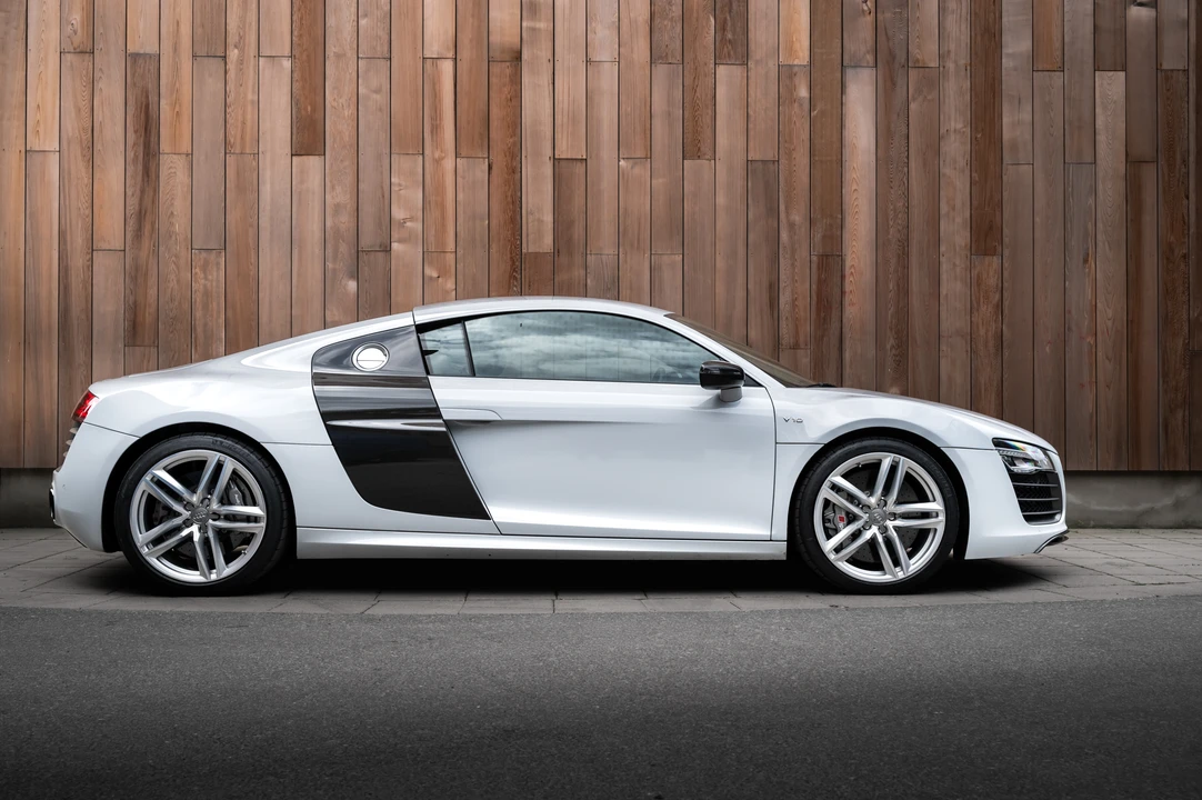 2014 Audi 42 R8 - Image 4 of 31