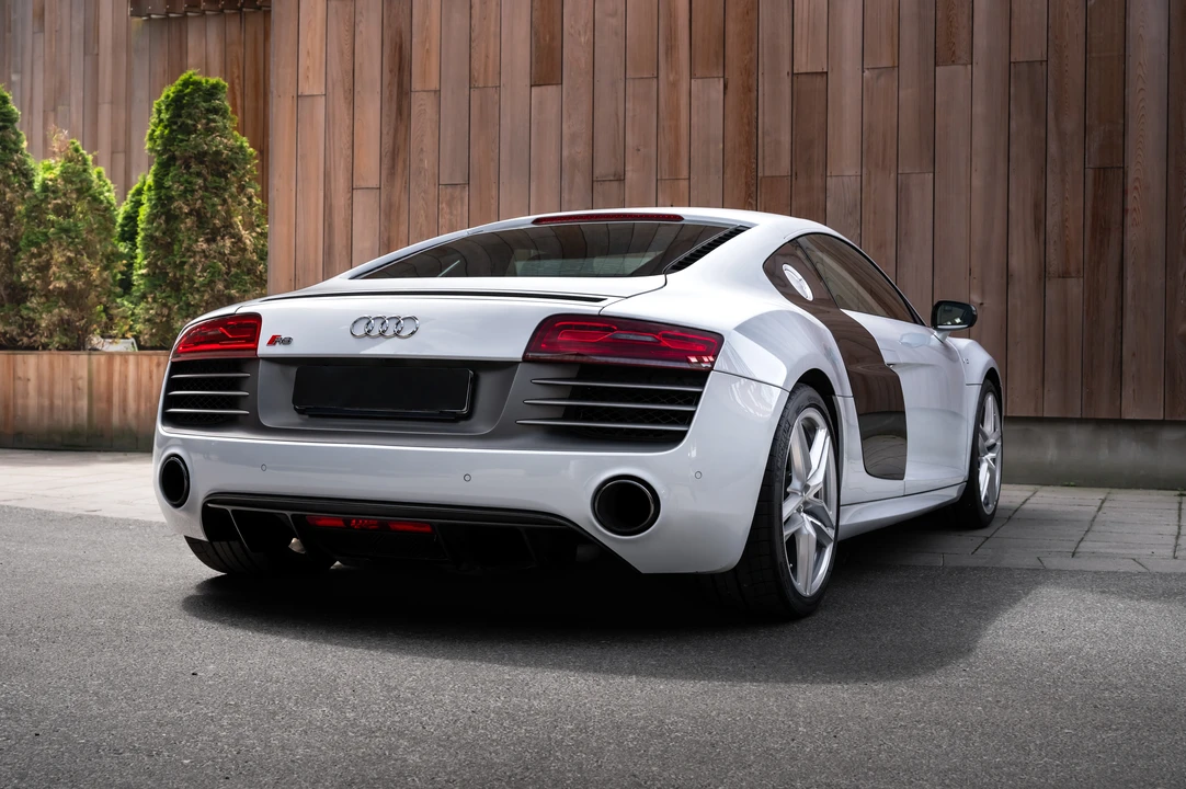 2014 Audi 42 R8 - Image 5 of 31
