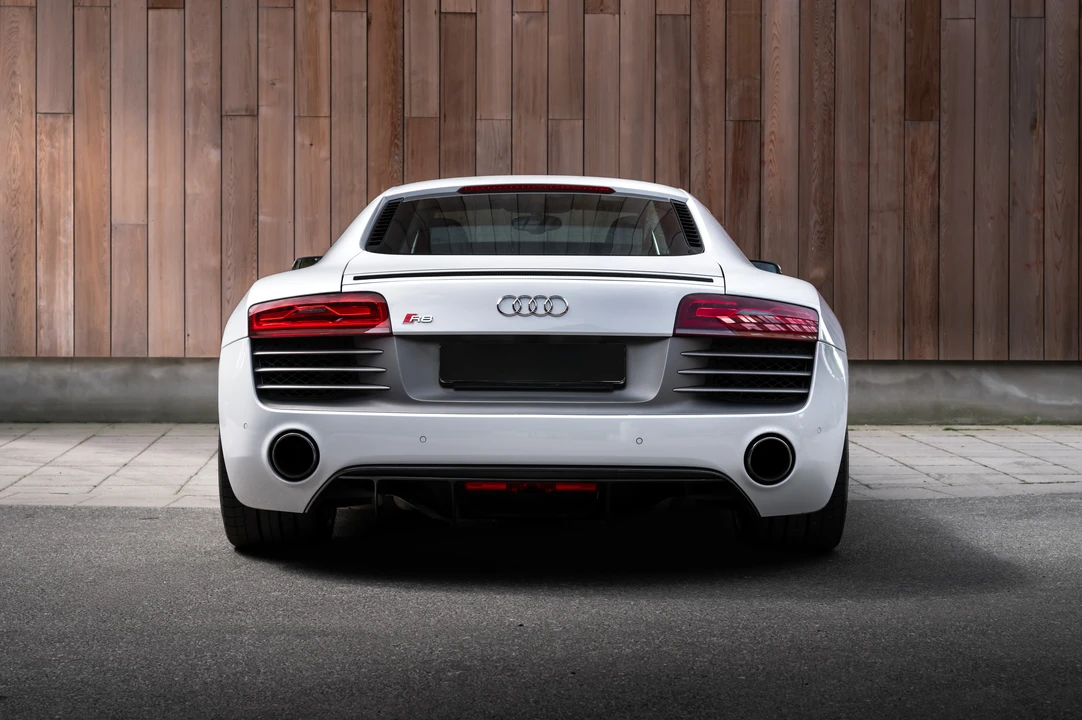 2014 Audi 42 R8 - Image 6 of 31