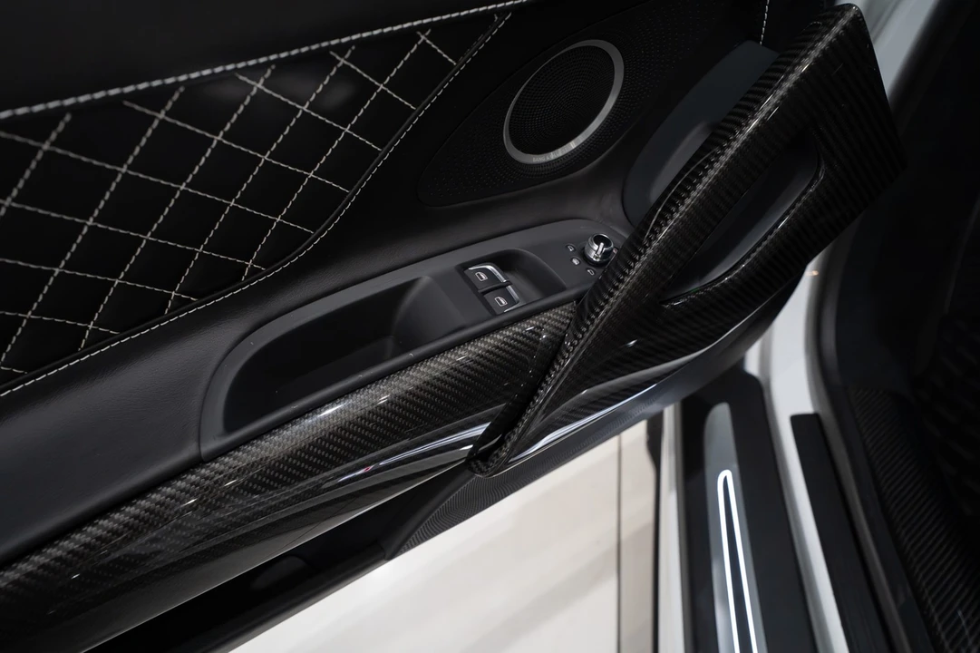 2014 Audi 42 R8 - Image 7 of 31