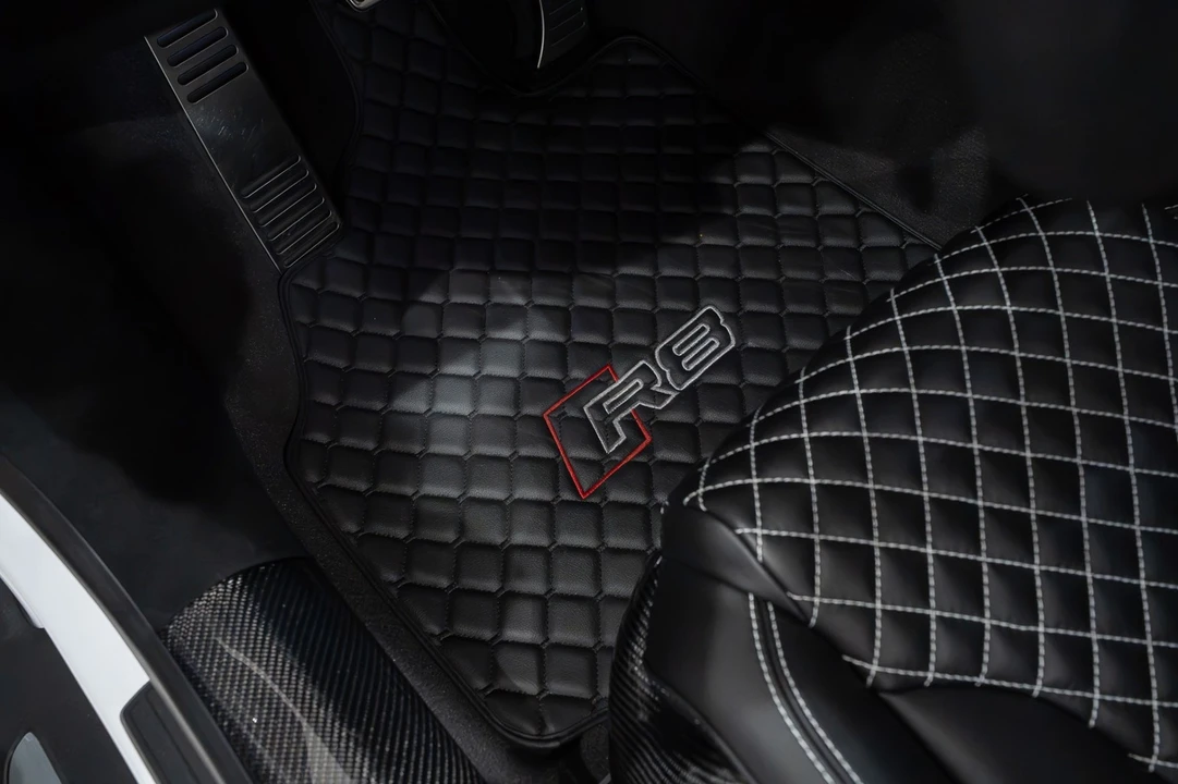 2014 Audi 42 R8 - Image 13 of 31