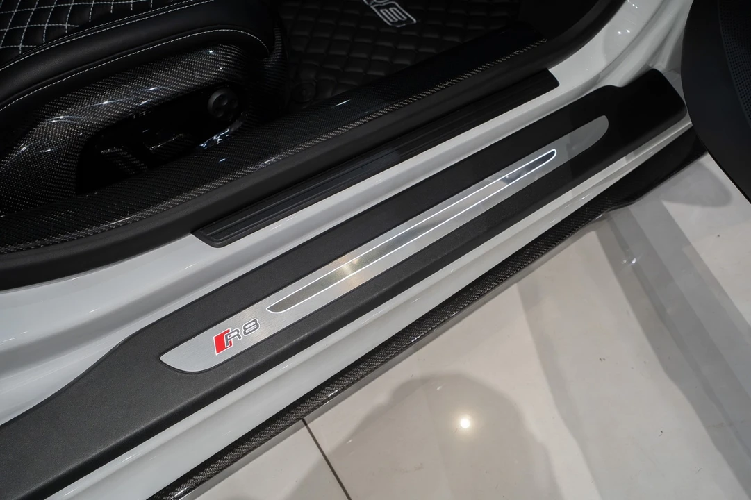 2014 Audi 42 R8 - Image 27 of 31
