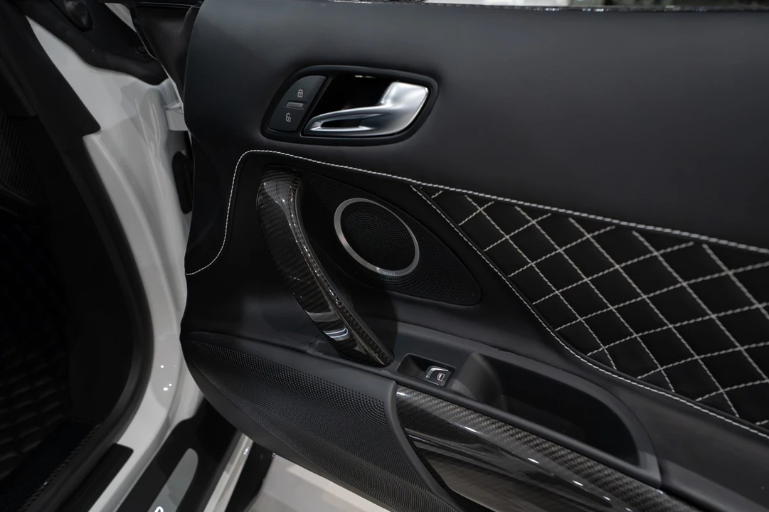 2014 Audi 42 R8 - Image 26 of 31
