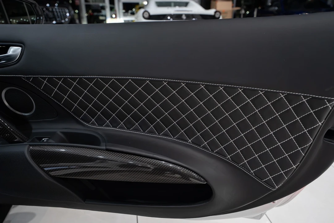 2014 Audi 42 R8 - Image 25 of 31
