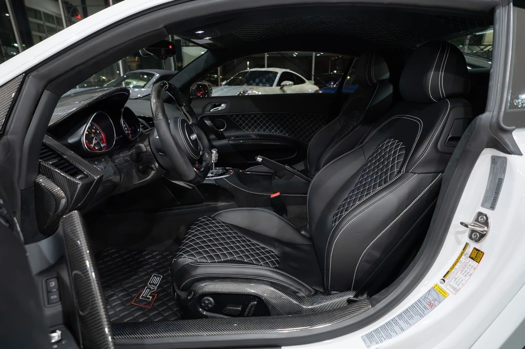 2014 Audi 42 R8 - Image 10 of 31
