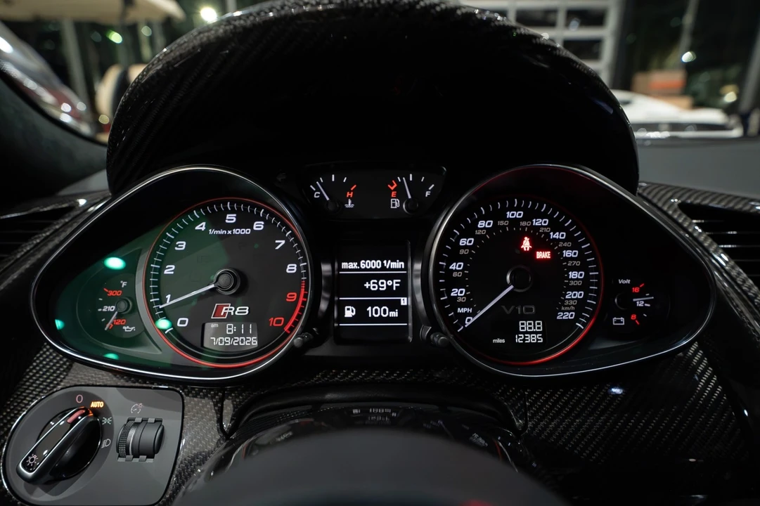 2014 Audi 42 R8 - Image 17 of 31