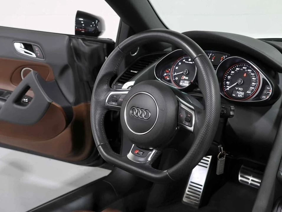2014 Audi 42 R8 - Image 6 of 9