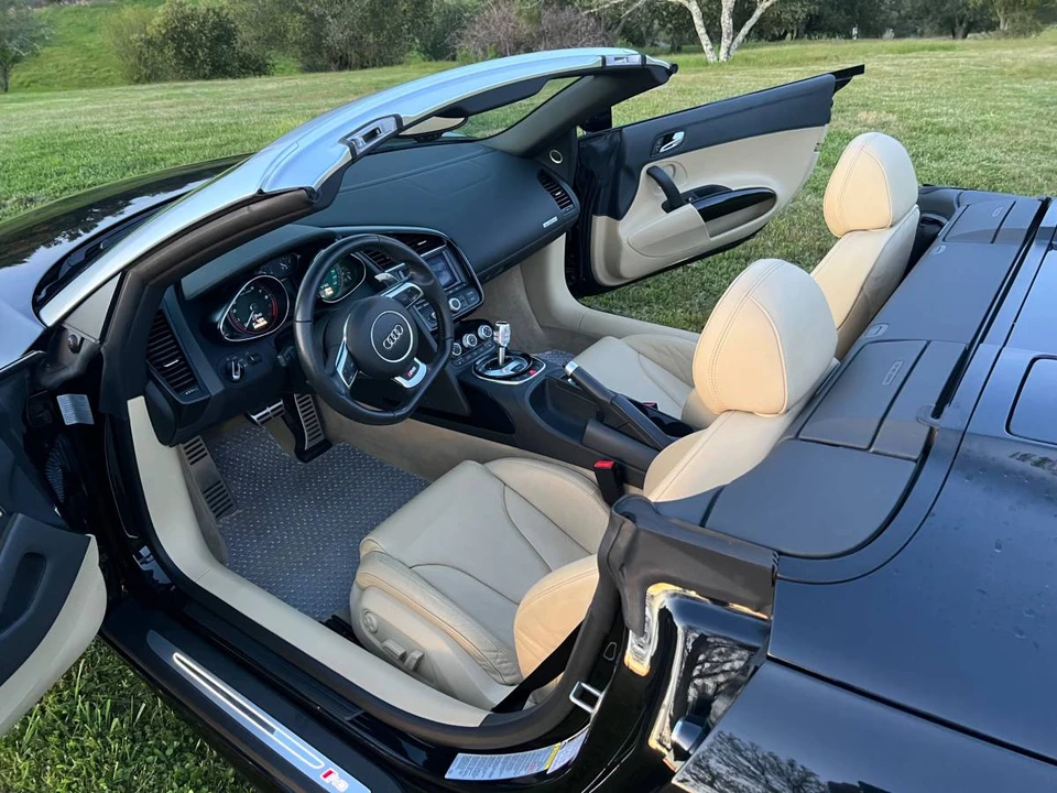 2014 Audi 42 R8 - Image 15 of 24
