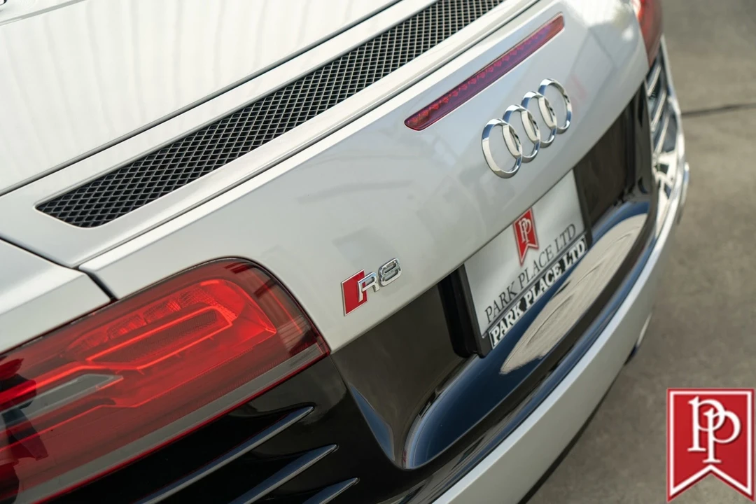2014 Audi 42 R8 - Image 11 of 21