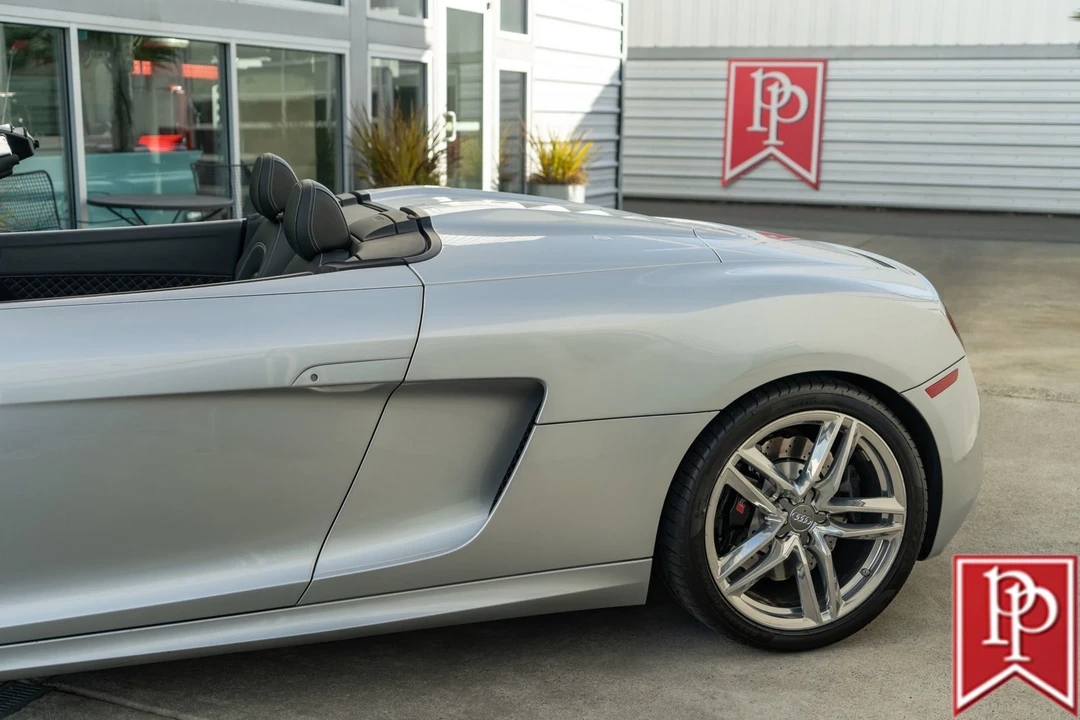 2014 Audi 42 R8 - Image 10 of 21