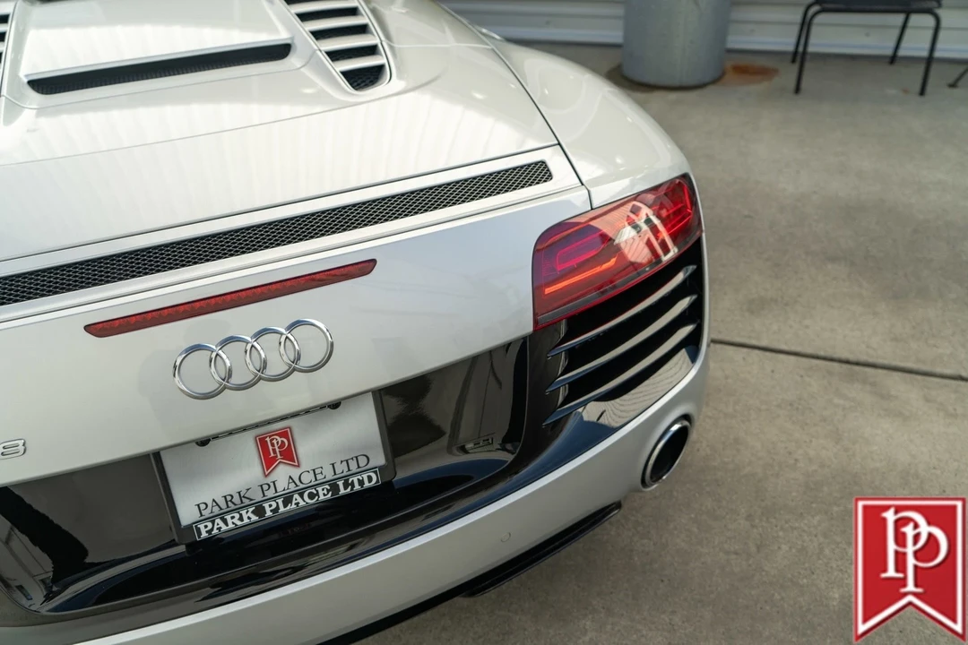 2014 Audi 42 R8 - Image 12 of 21