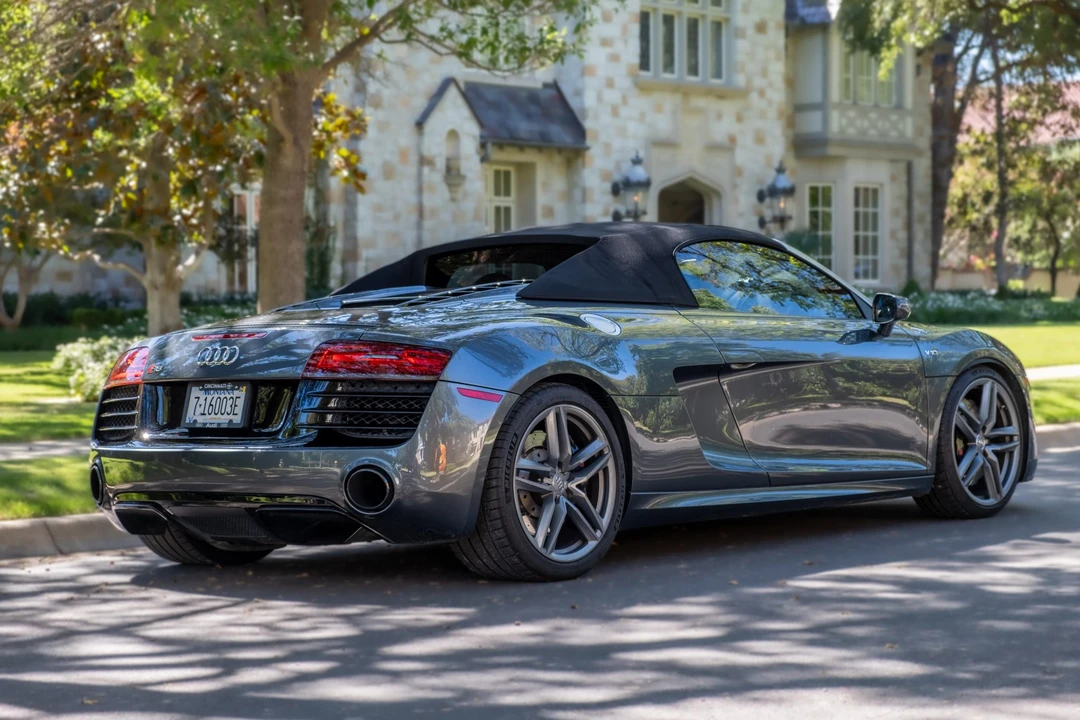 2014 Audi 42 R8 - Image 6 of 31